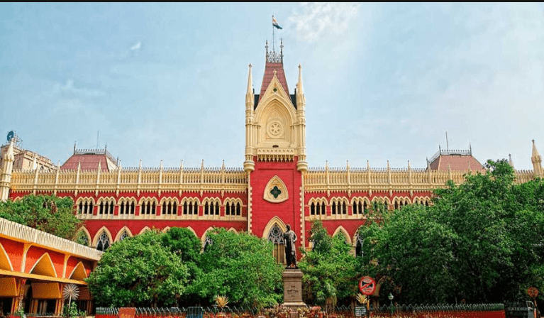 The media is a vital pillar of democracy that cannot be curtailed or intimidated: the Calcutta High Court vacates the FIR filed against a television journalist.