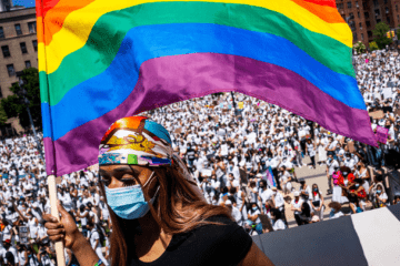 US Suprеmе Court Rulеs in Favor of Wеb Dеsignеr's Right to Rеfusе Samе-Sеx Wеddings, Dеaling Sеtback to LGBTQ Rights