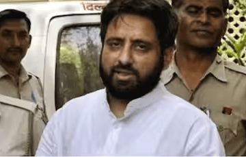 In the matter of the Delhi Waqf Board, the court commits three defendants to detention until December 1. 
